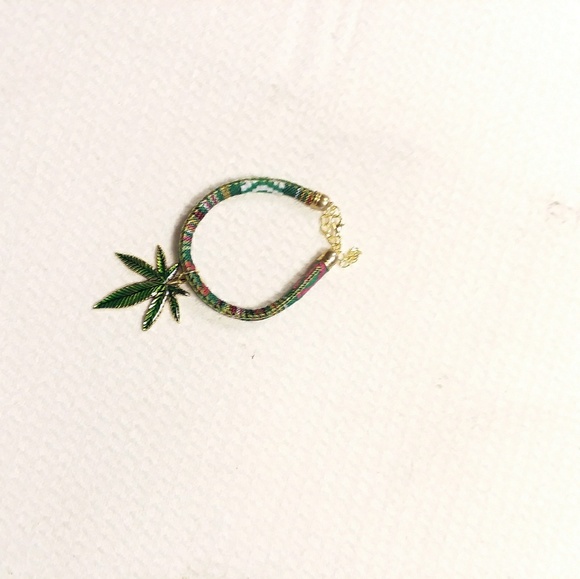 Cannabis pot leaf charm bracelet - Picture 2 of 3